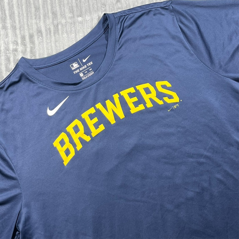 Milwaukee Brewers‎ MLB Nike Tee Men's 2XL Navy Yellow Spellout Fanwear